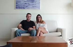 XXX سبزه داغ که فیلم کم حجم سکسی دوست دارد خروس بزرگ