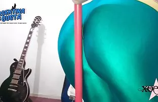 XXX سکسی زن و شوهر با استخدام یک پرستار بچه و بلافاصله دیدن فیلم سکسی کم حجم