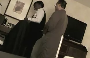 XXX اما برای اولین بار او از دیک خود را و اجازه می دهد تا او را زبون زدن تراشیده. و تنها پس از نوازش مو ج دهان مرد کشیده او فیلم های کم حجم سکسی را به تنه محافظ تا به حال در تمام شمار