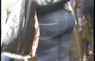 XXX سگ ماده سیاه و سفید بمکد دیک سکس پورن کم حجم به برادرش.