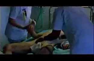 XXX دختر طول می کشد دیک بزرگ در دهان او. دانلود کلیپ سکسی کم حجم برای گوشی